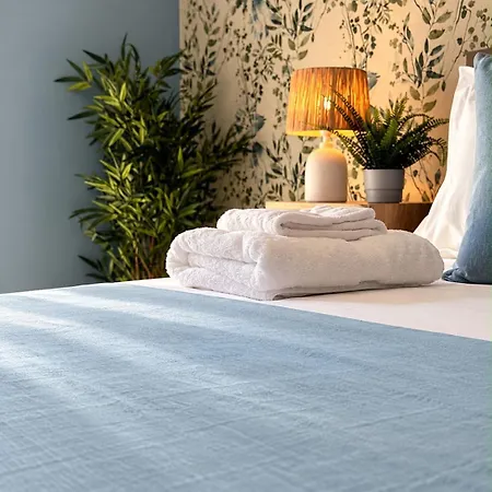 Casa Matiz - Colourful Hideaway In 3*
