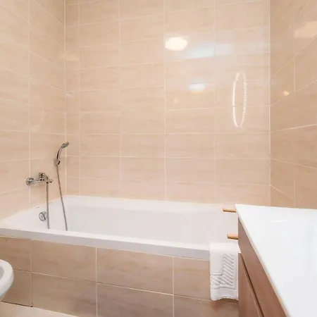 Casa Matiz - Colourful Hideaway In Loule
