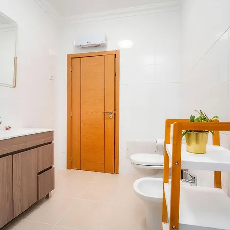 Casa Matiz - Colourful Hideaway In Guest house