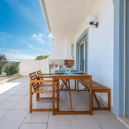 Casa Matiz - Colourful Hideaway In